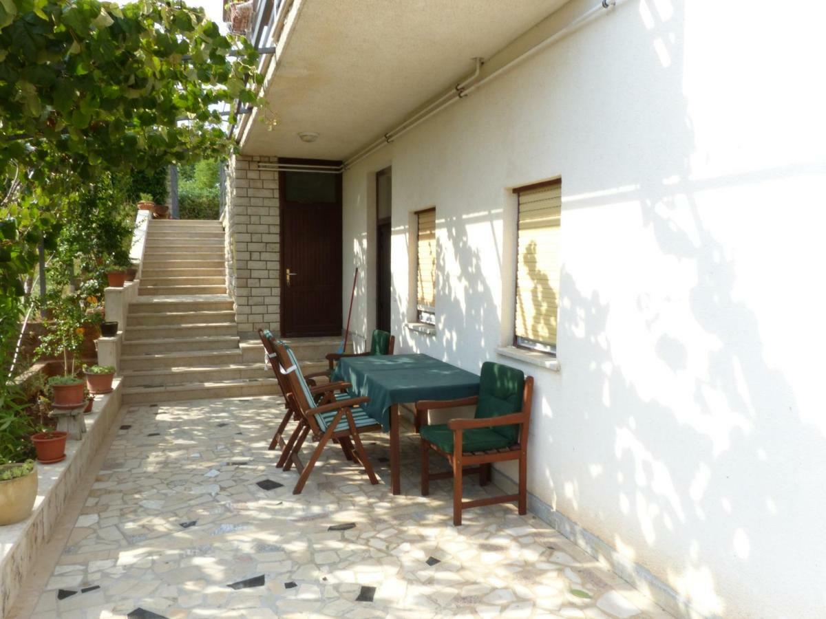 Apartment Ana Krnica Exterior photo